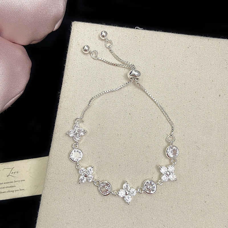 Micro-pave zircon four-leaf clover manta rose crystal pearl bracelet