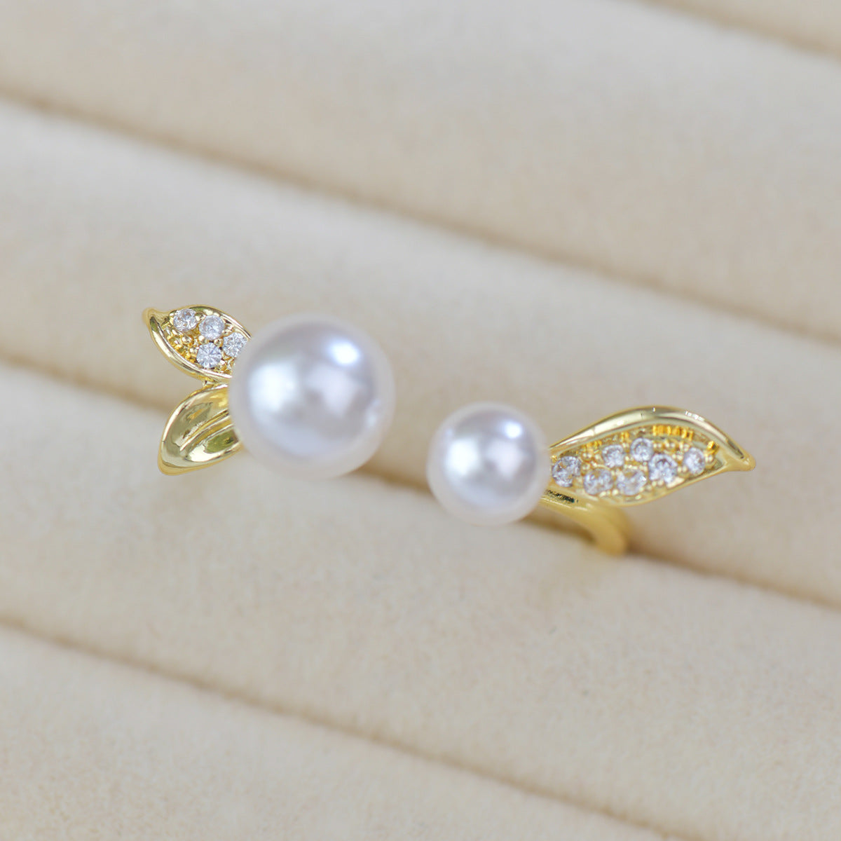 Golden Leaf Zircon Pearl Copper Alloy Set