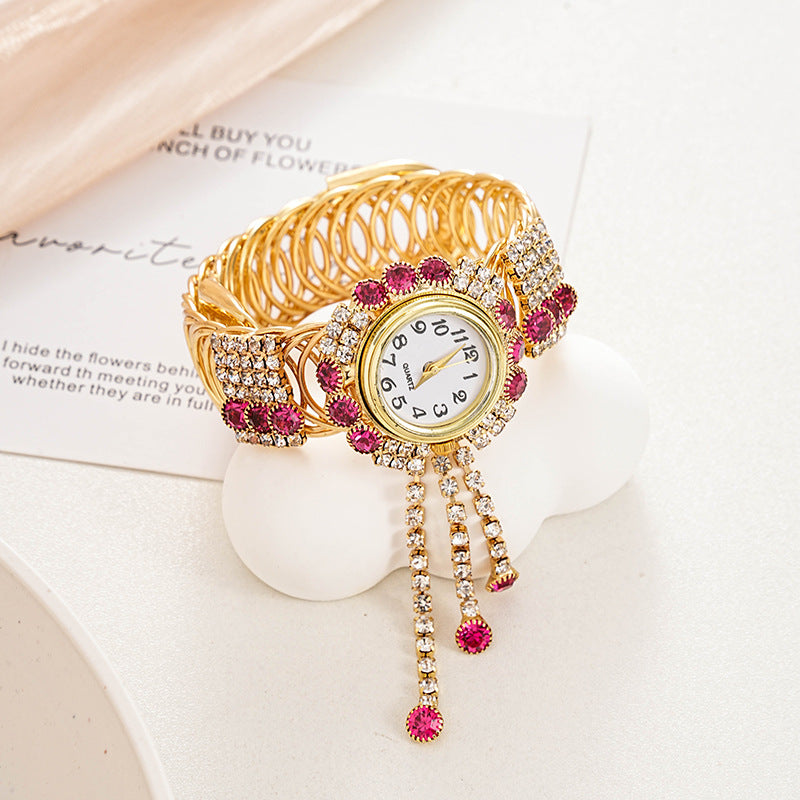 Vintage tassel quartz bracelet watch