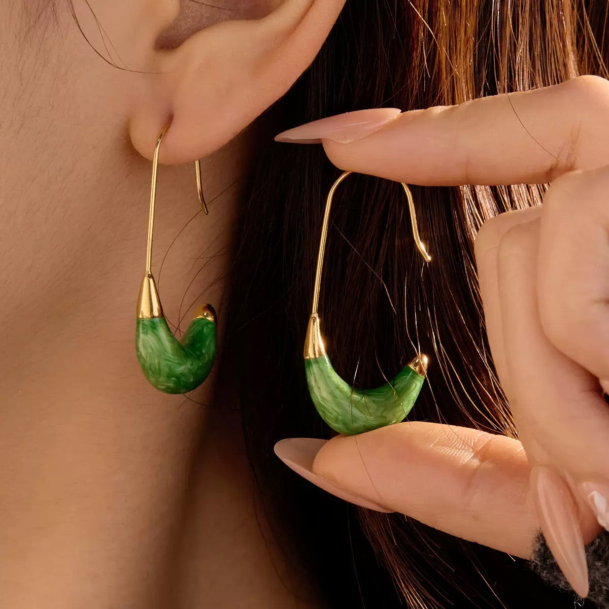 C-shaped stainless steel teardrop earrings in 18K gold that won't fade.