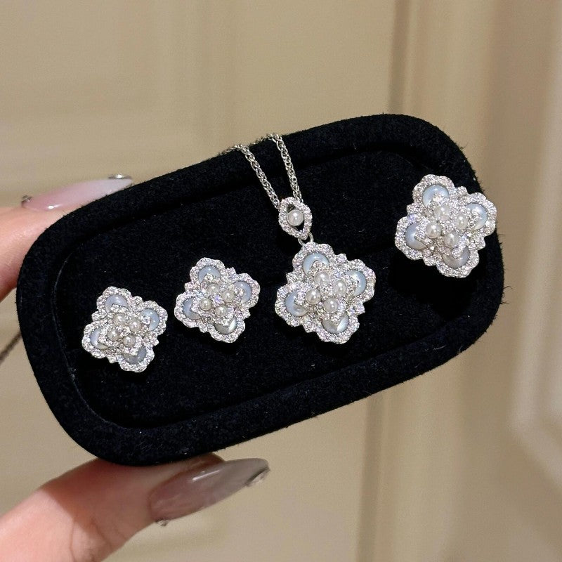 Cat's eye stone four-leaf clover full diamond pearl double-layer pendant copper alloy necklace