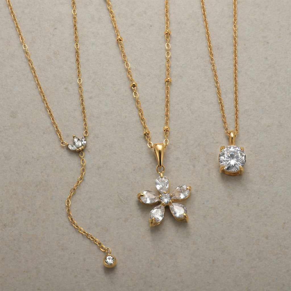 Flower-shaped titanium steel zircon non-fading necklace