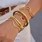 Gold-plated, luxurious stainless steel 18k gold bracelet that won't fade.