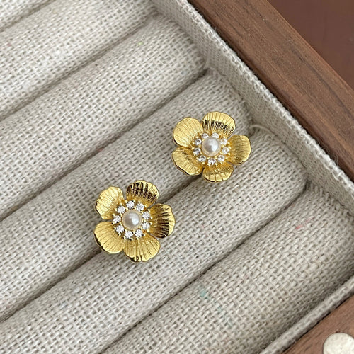 925 Sterling Silver Elegant Flower Imitation Pearl Stud Earrings