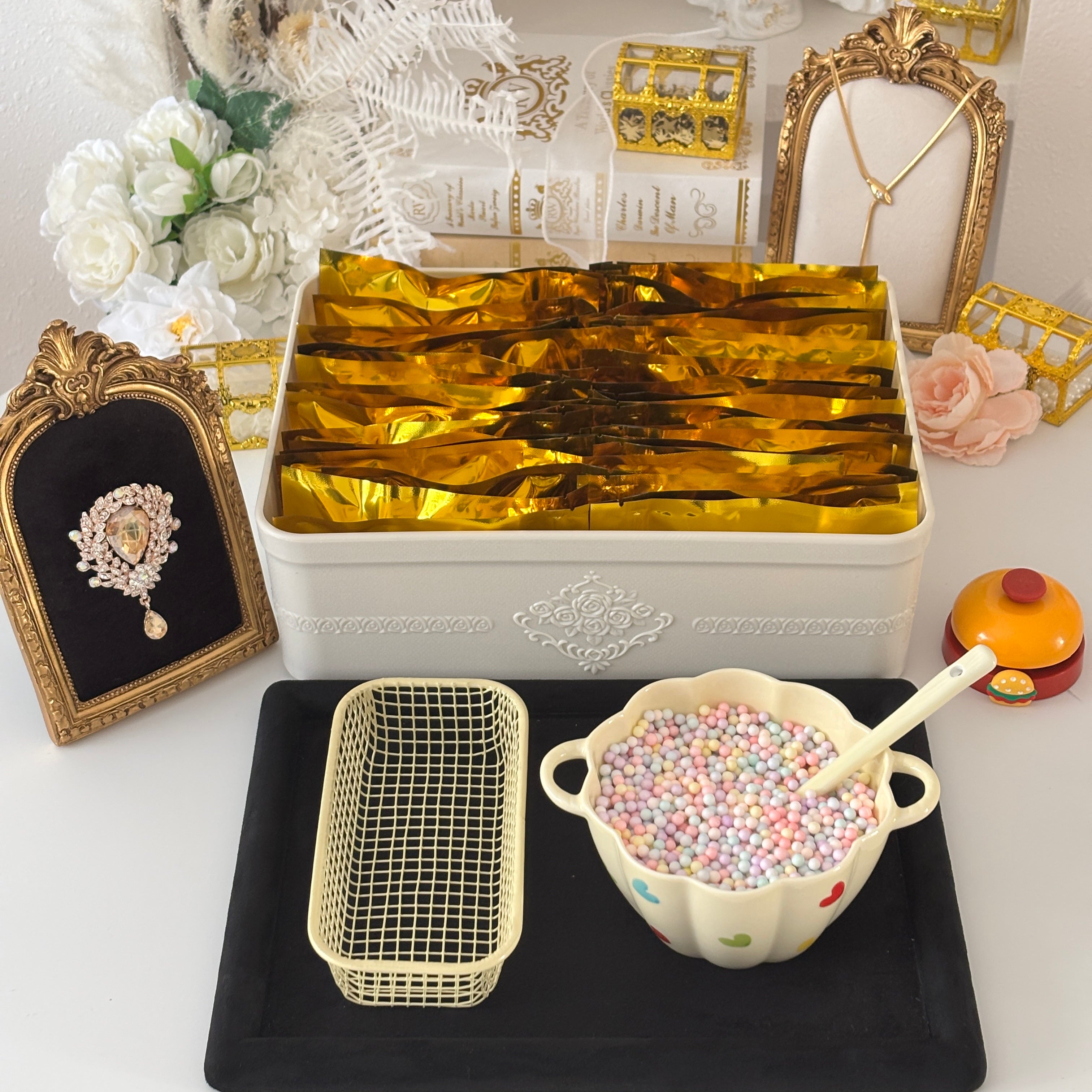 Lucky Scoop-Brooch Mystery Bag