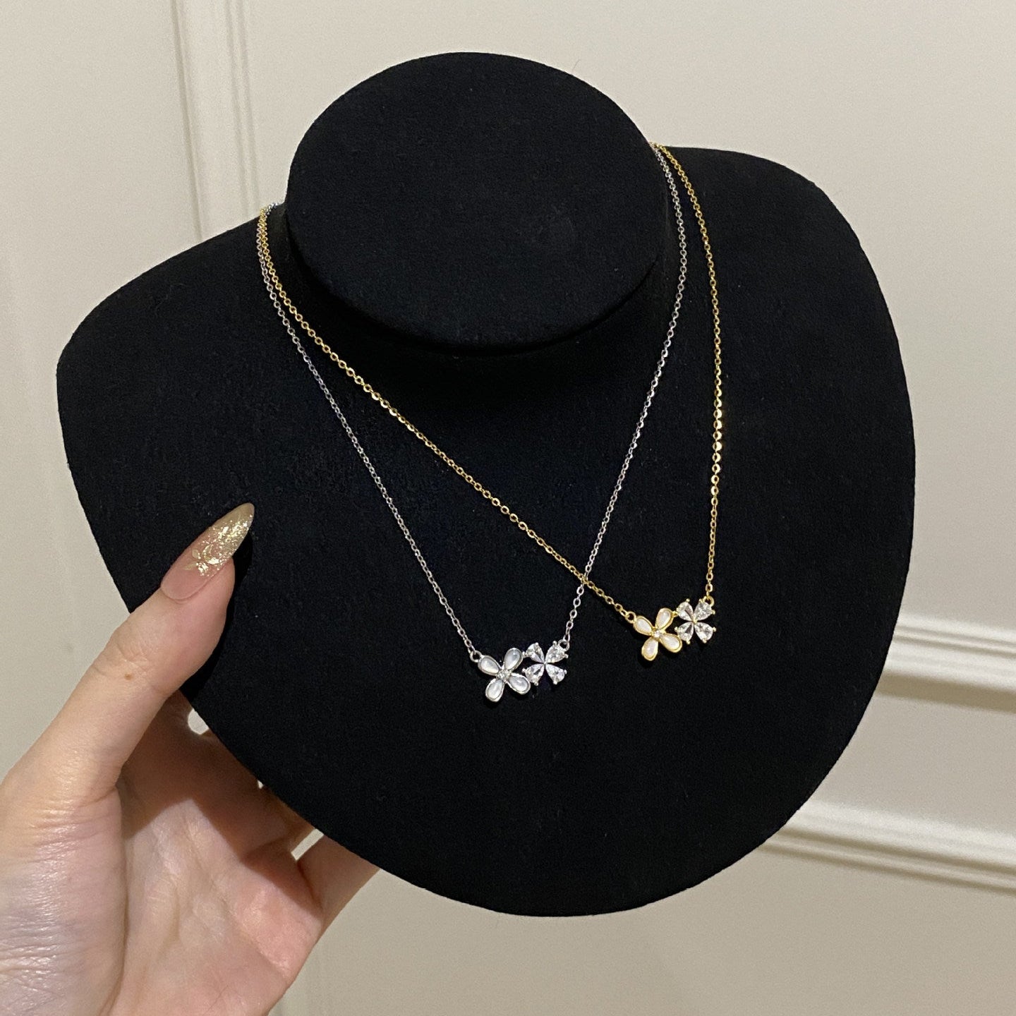 925 Sterling Silver Diamond Flower and Shell Necklace