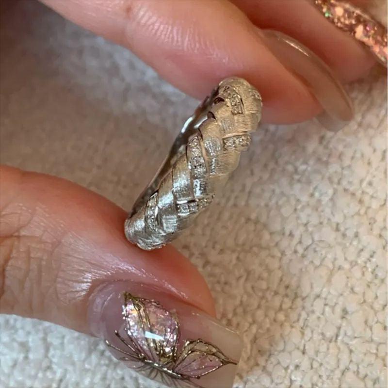 Vintage-style sparkling diamond wheat ear silk brass alloy ring