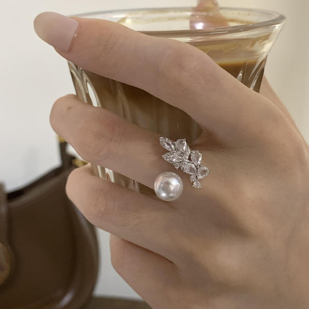 Full diamond sparkling zircon leaf pearl copper alloy ring