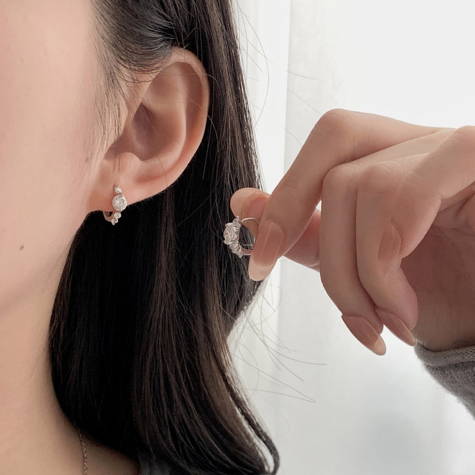 925 Sterling Silver High-End Diamond and Super Sparkling Zirconia Earrings