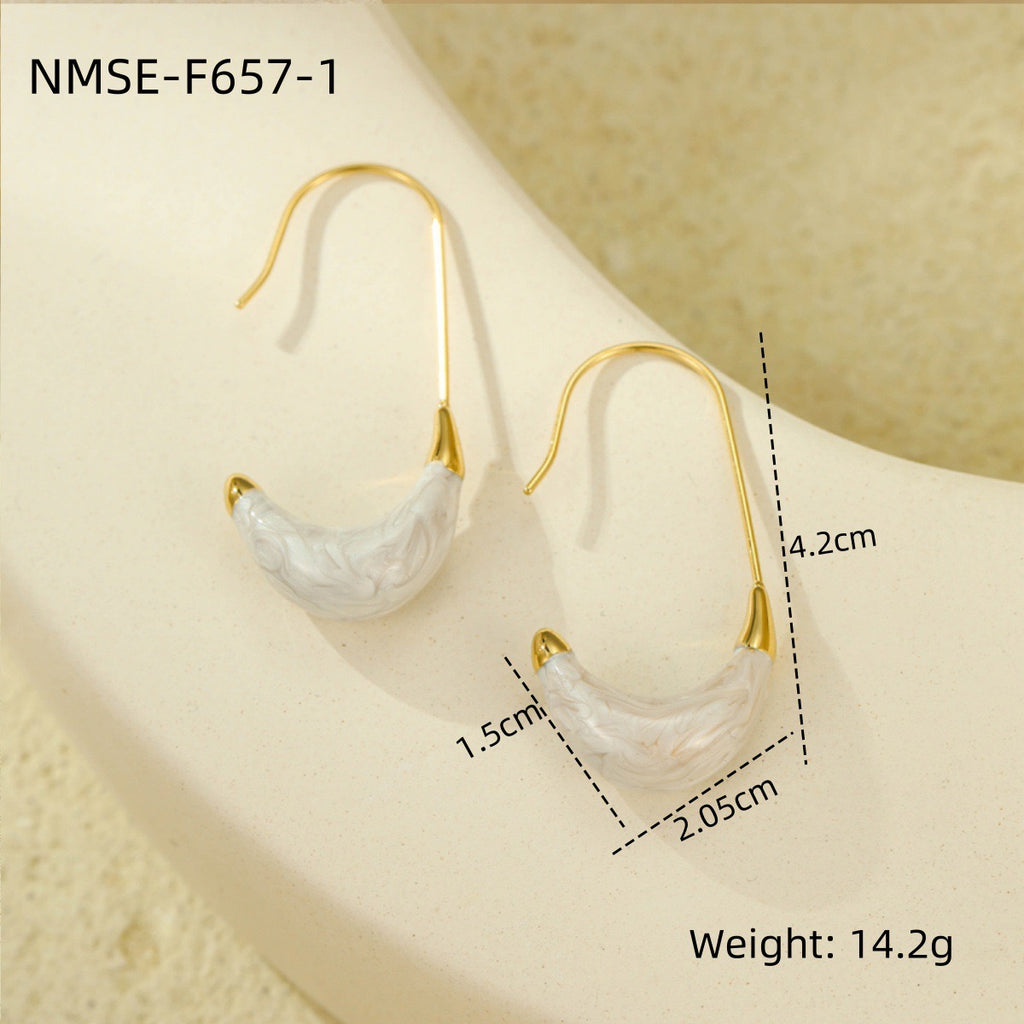 C-shaped stainless steel teardrop earrings in 18K gold that won't fade.
