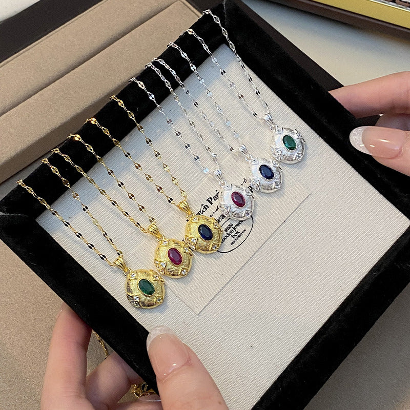 925 Sterling Silver Exquisite Emerald Vintage Brushed Pigeon Egg Necklace