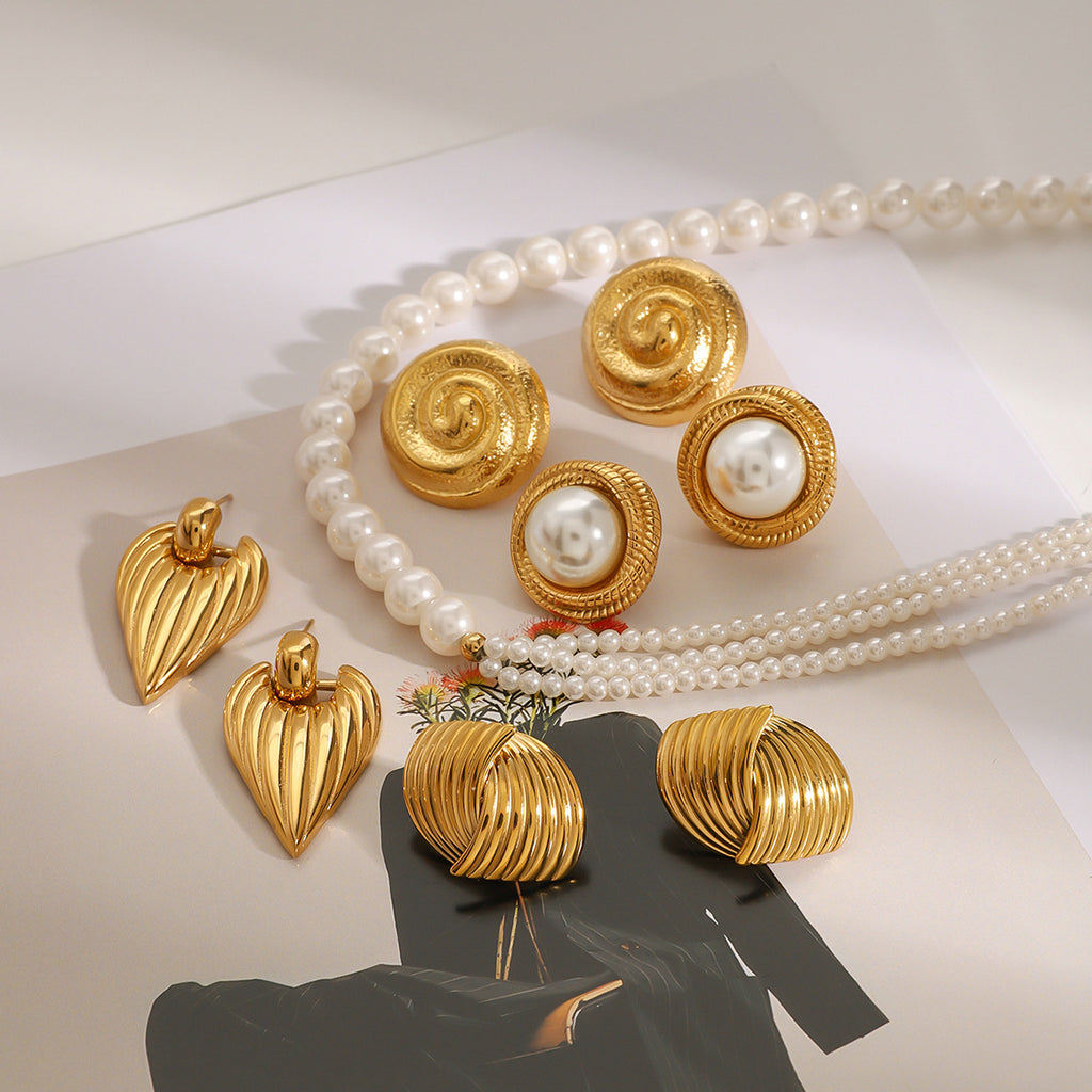 High-end floral pearl stainless steel stud earrings