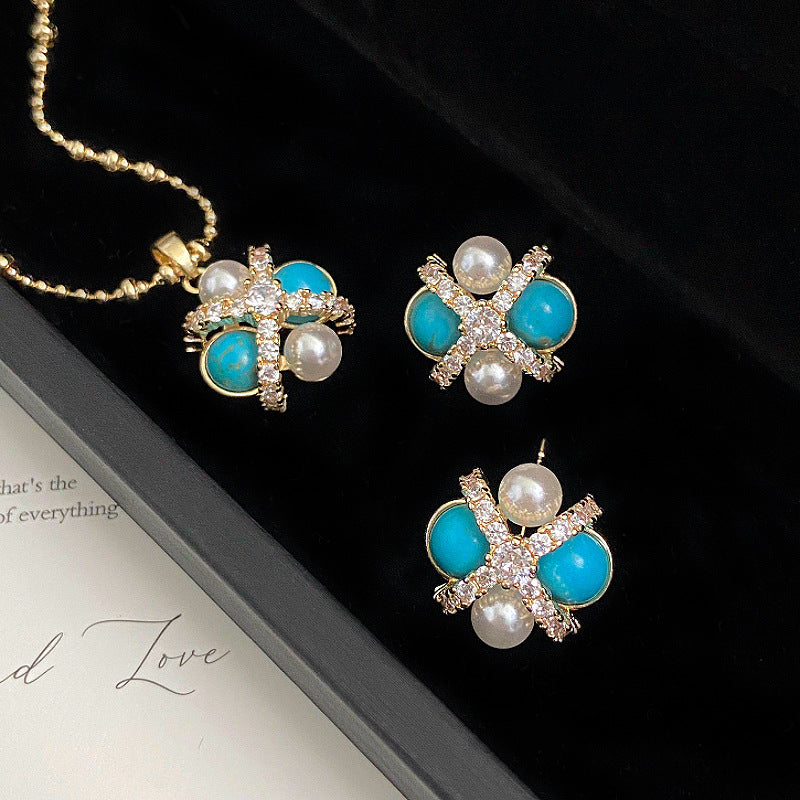 Turquoise four-leaf clover pearl micro-pave zircon copper alloy necklace