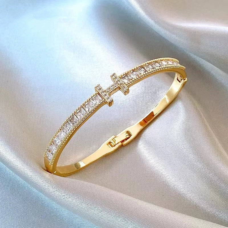 Zirconia full diamond letter H copper alloy bracelet