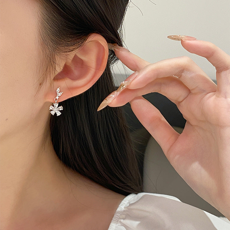 S999 Silver Sparkling Diamond Flower Earrings with Zircon Inlay