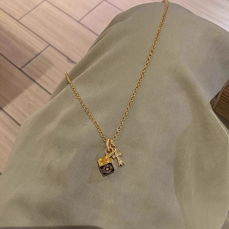 Versatile and exquisite cross-shaped copper alloy necklace