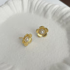 925 Sterling Silver Elegant Flower Imitation Pearl Stud Earrings