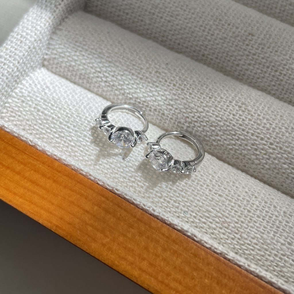 925 Sterling Silver High-End Diamond and Super Sparkling Zirconia Earrings