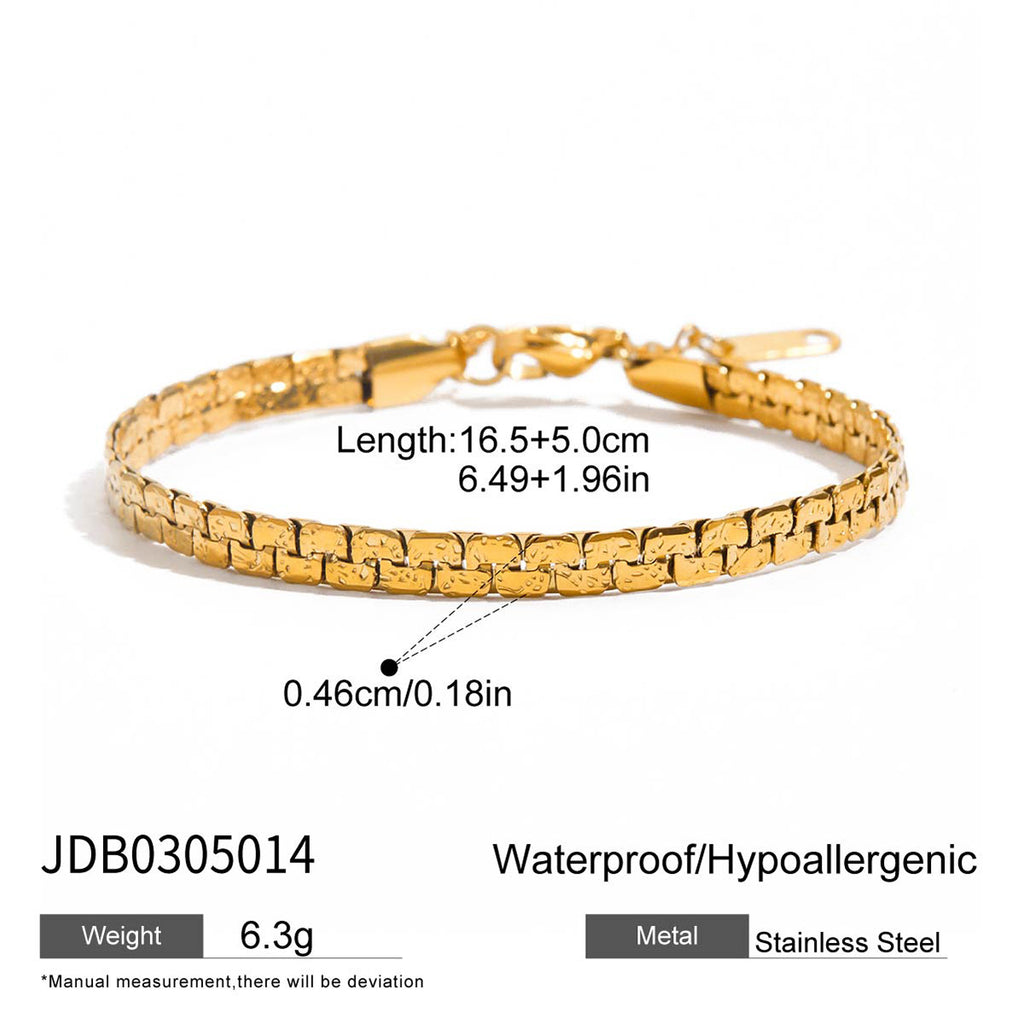 Stainless steel heart-shaped gold-plated bracelet that won't fade.