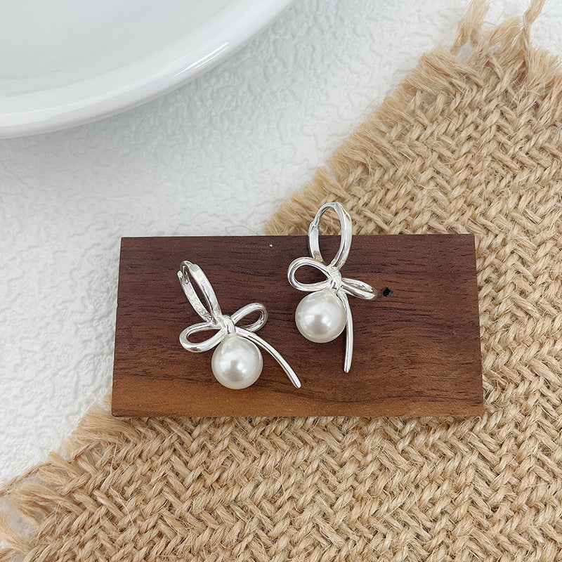 925 Sterling Silver Simple Imitation Pearl Bow Black Agate Earrings