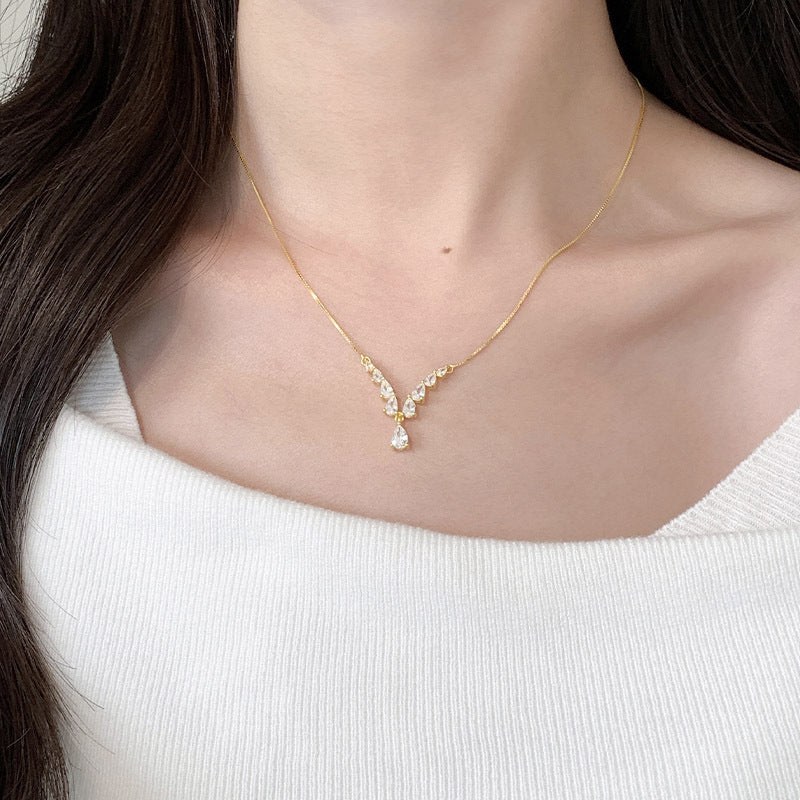 925 Sterling Silver Teardrop V-Shaped Zircon Clavicle Necklace