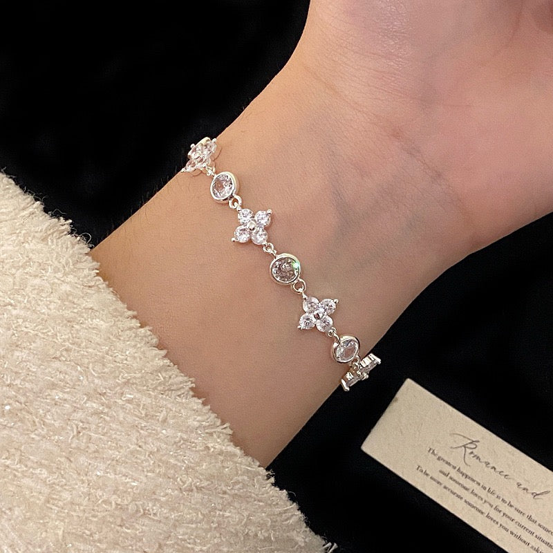 Micro-pave zircon four-leaf clover manta rose crystal pearl bracelet