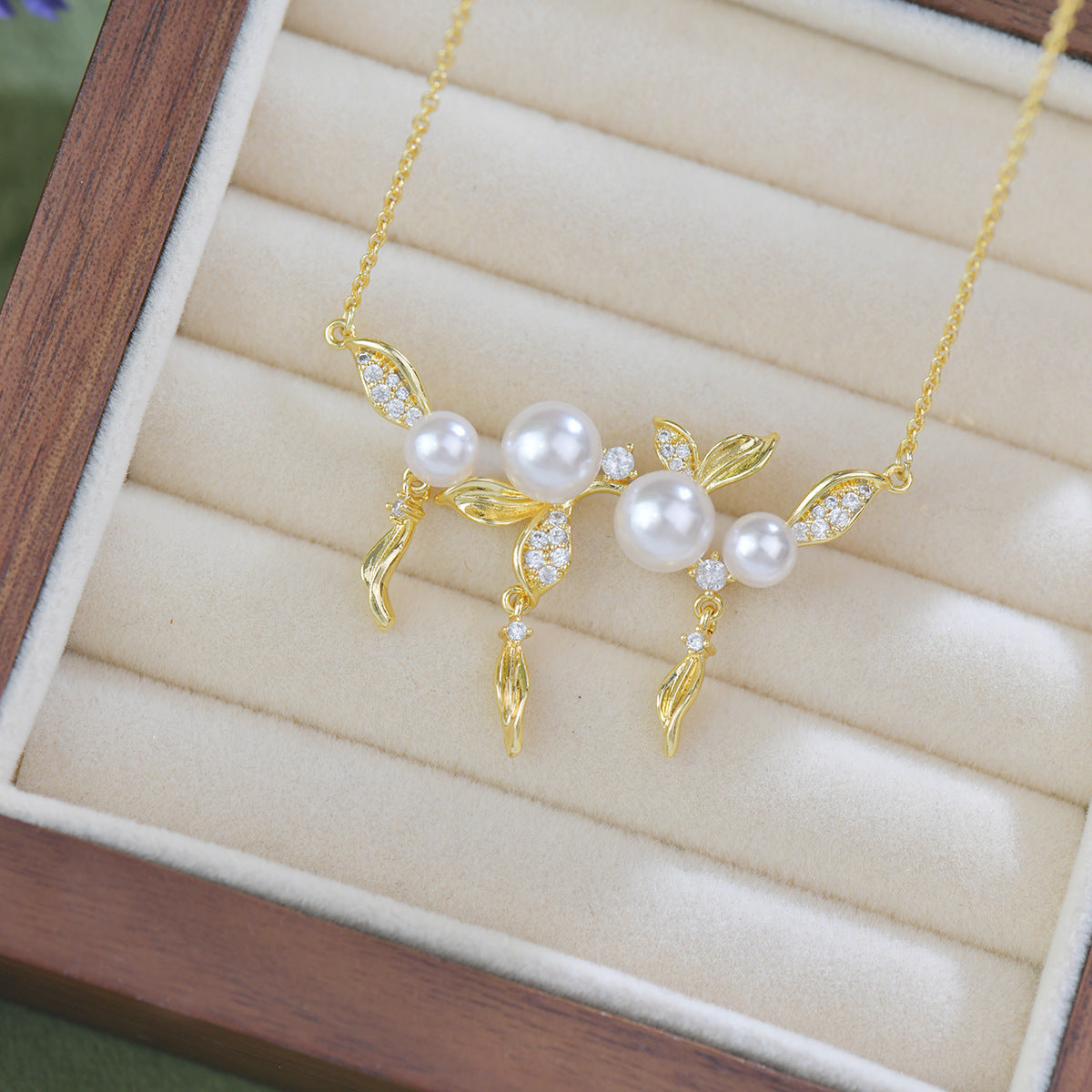 Golden Leaf Zircon Pearl Copper Alloy Set