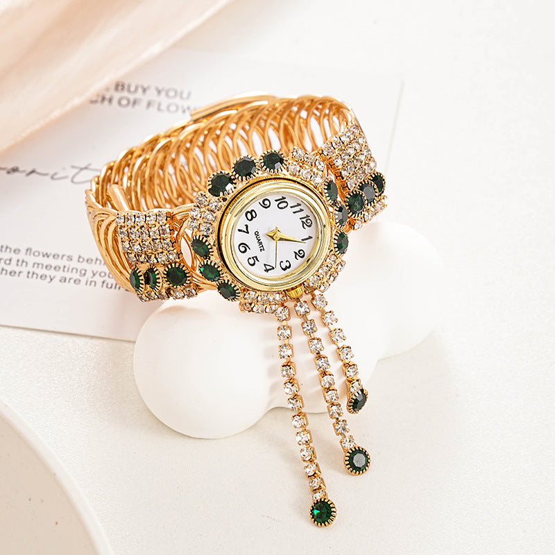 Vintage tassel quartz bracelet watch