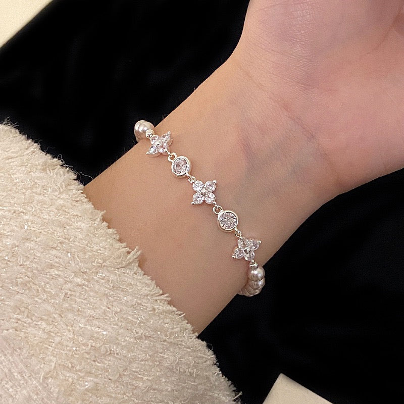 Micro-pave zircon four-leaf clover manta rose crystal pearl bracelet
