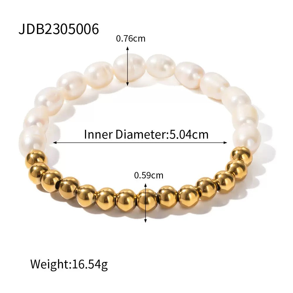 Stainless steel pearl bracelet, high-end look, colorfast and easy to wear.