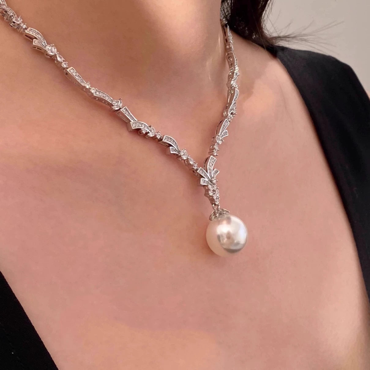 925 Sterling Silver Zircon Round Pearl Diamond Vine Necklace