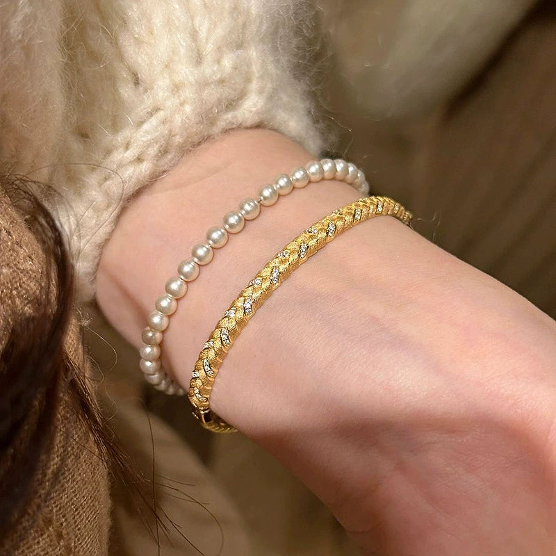 Fully sparkling brushed copper alloy bracelet