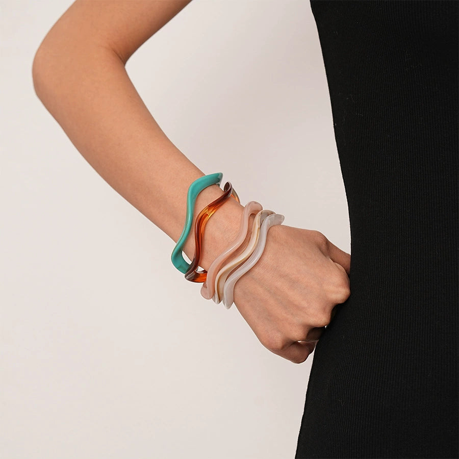 Acrylic Irregular Geometric Plain Circle Bracelet