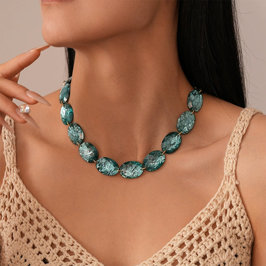 Retro niche resin oval geometric clavicle chain