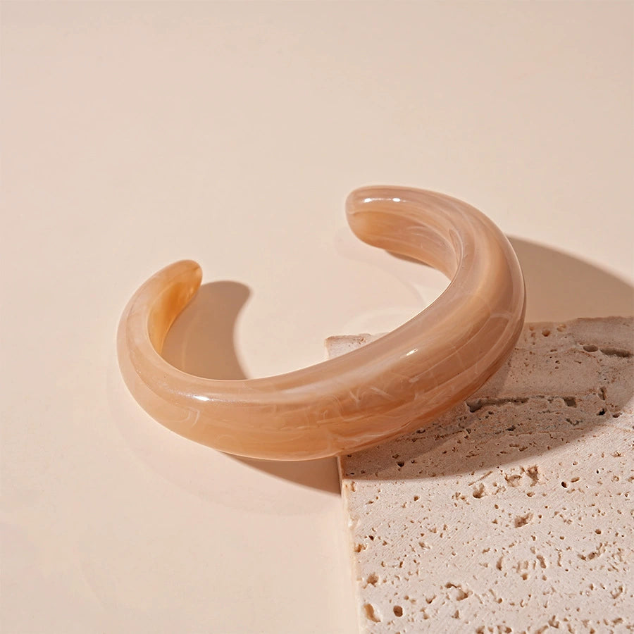 Retro glossy acrylic geometric open bangle