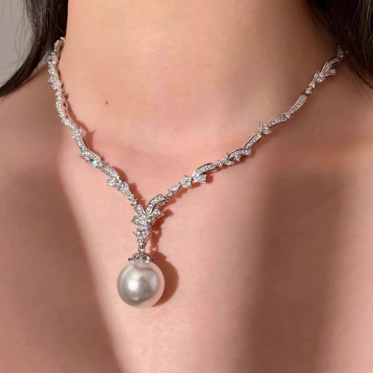 925 Sterling Silver Zircon Round Pearl Diamond Vine Necklace