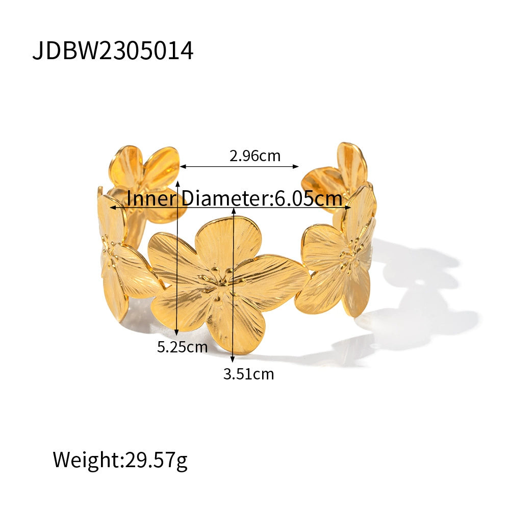 Stainless steel flower necklace, zircon earrings, pearl ring