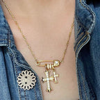 Brooch-set cross pendant copper alloy necklace