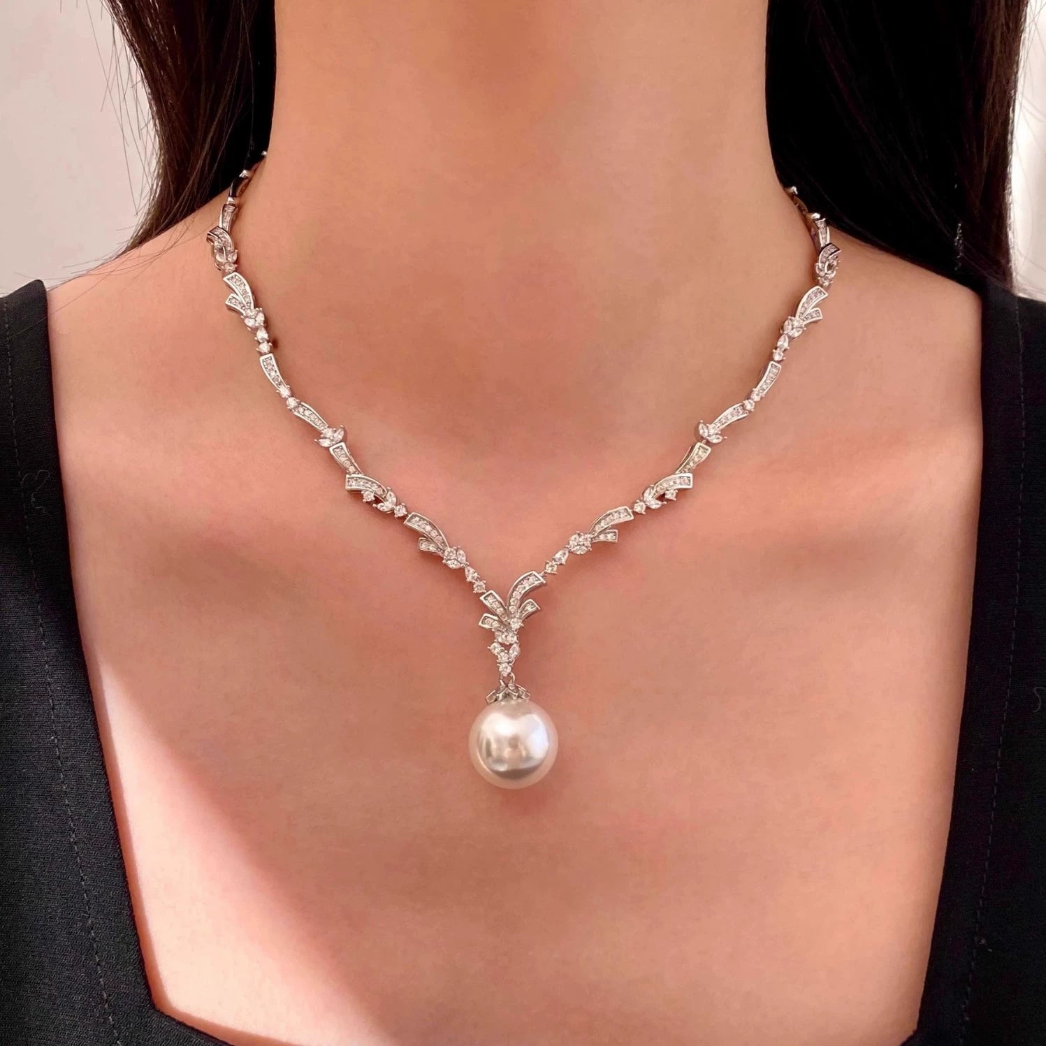 925 Sterling Silver Zircon Round Pearl Diamond Vine Necklace