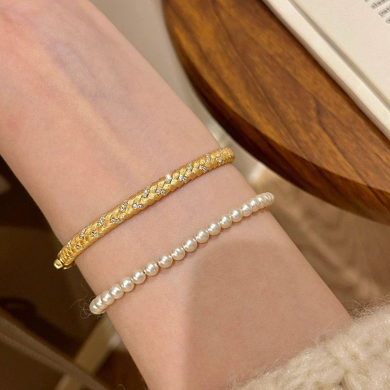 Fully sparkling brushed copper alloy bracelet