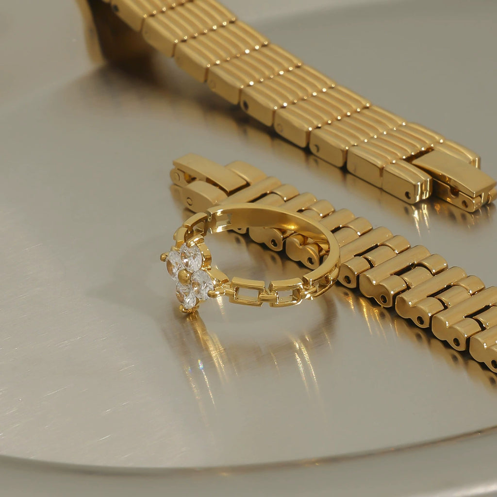 Stainless steel zircon four-leaf clover ring