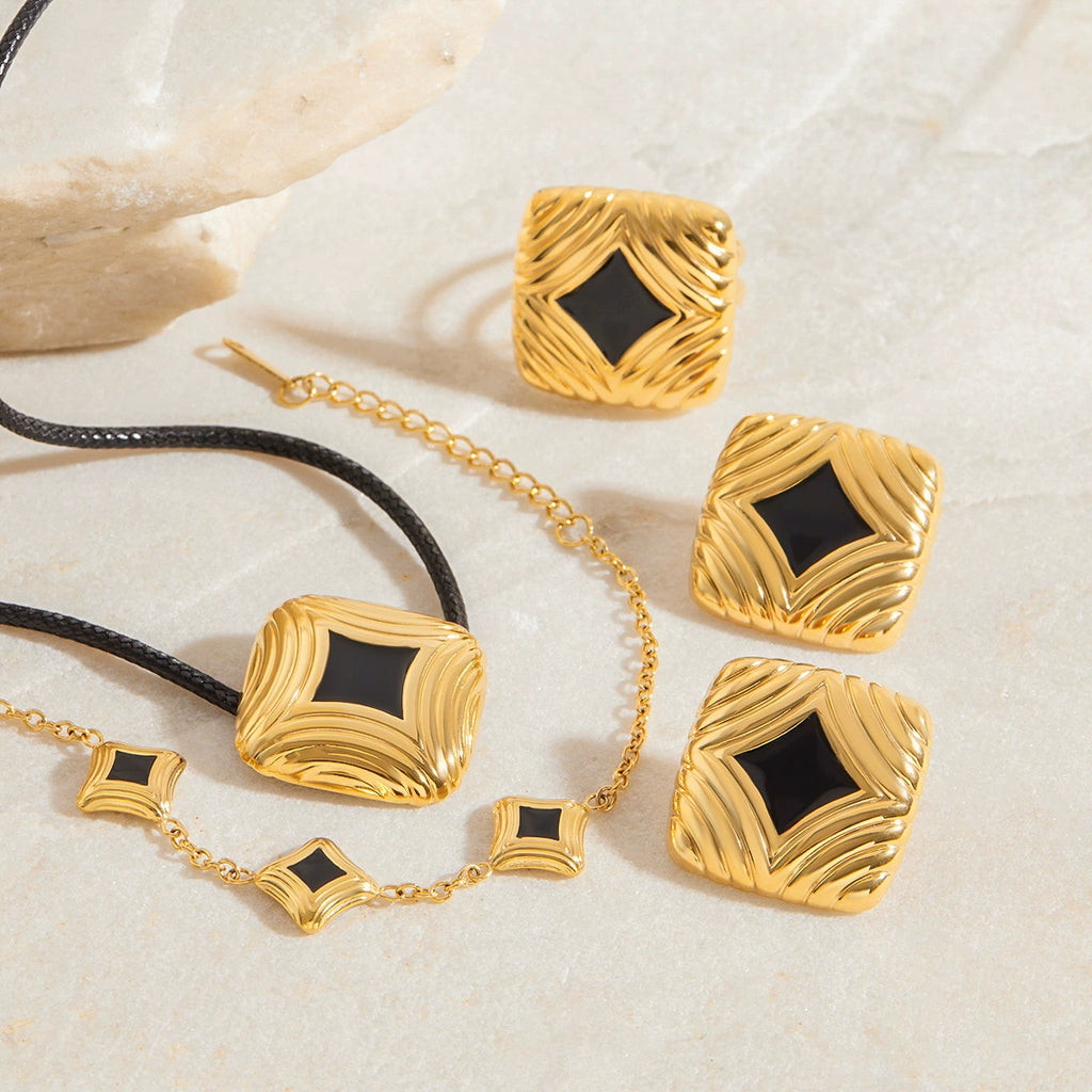 Oil-resistant and colorfast stainless steel jewelry set