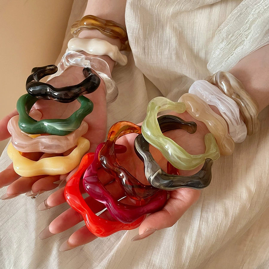 Acrylic Irregular Flower Shaped Geometric Open Bracelet