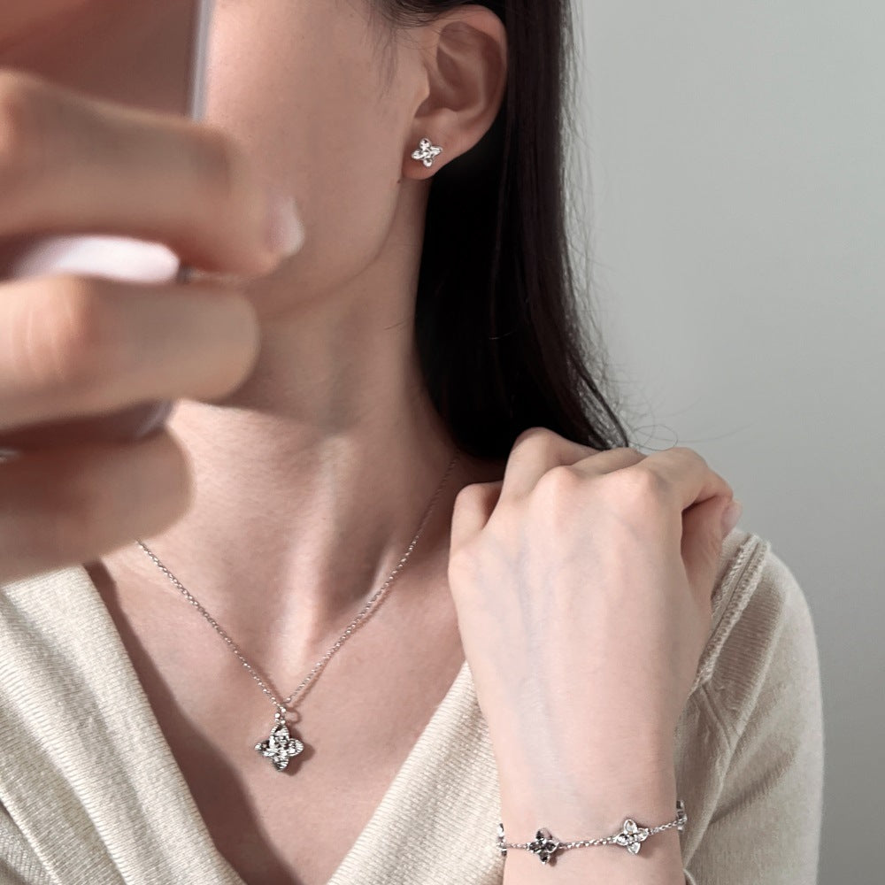 925 Sterling Silver Luxury Four-Leaf Clover Sparkling Set