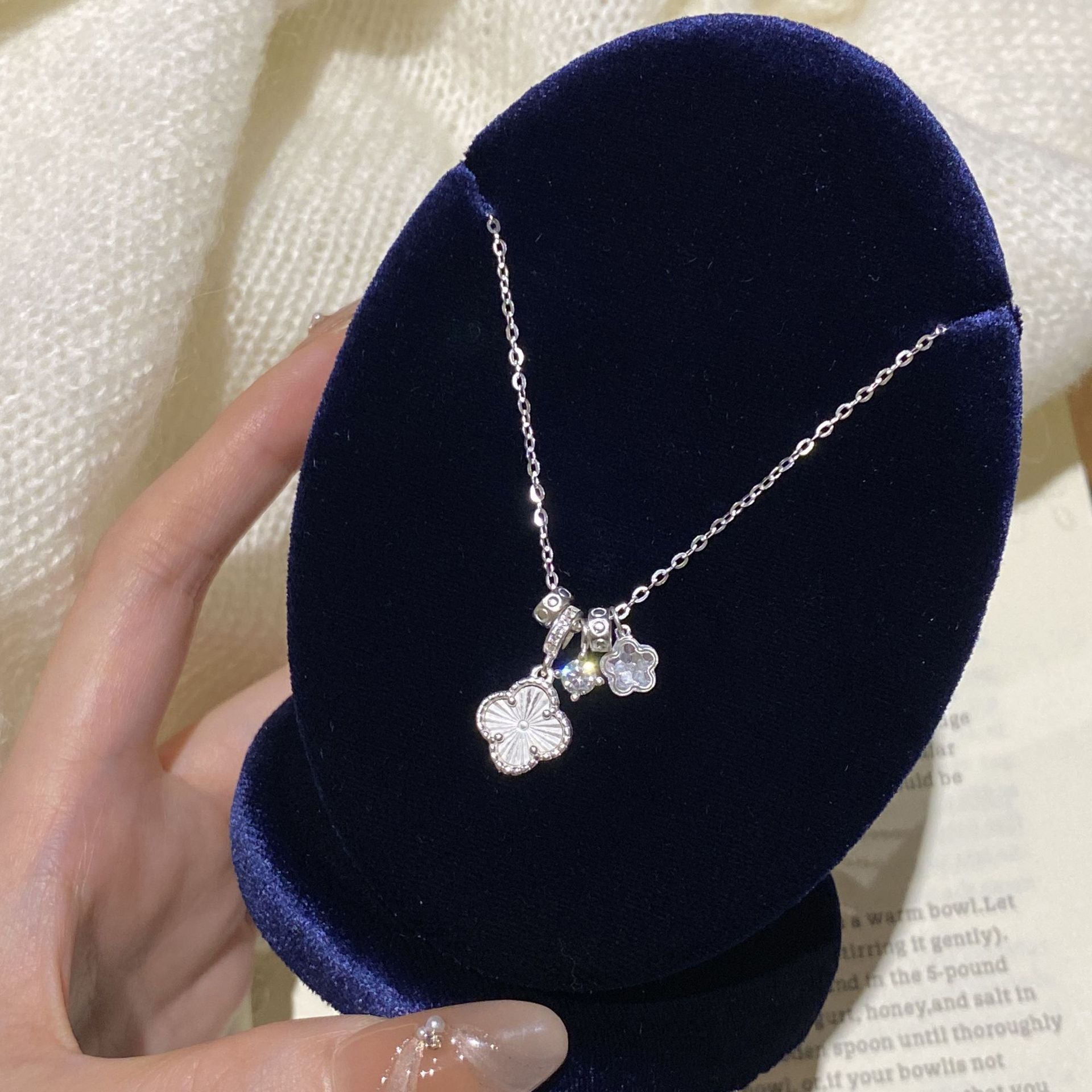 925 Sterling Silver Laser-Engraved Four-Leaf Clover Zirconia Necklace