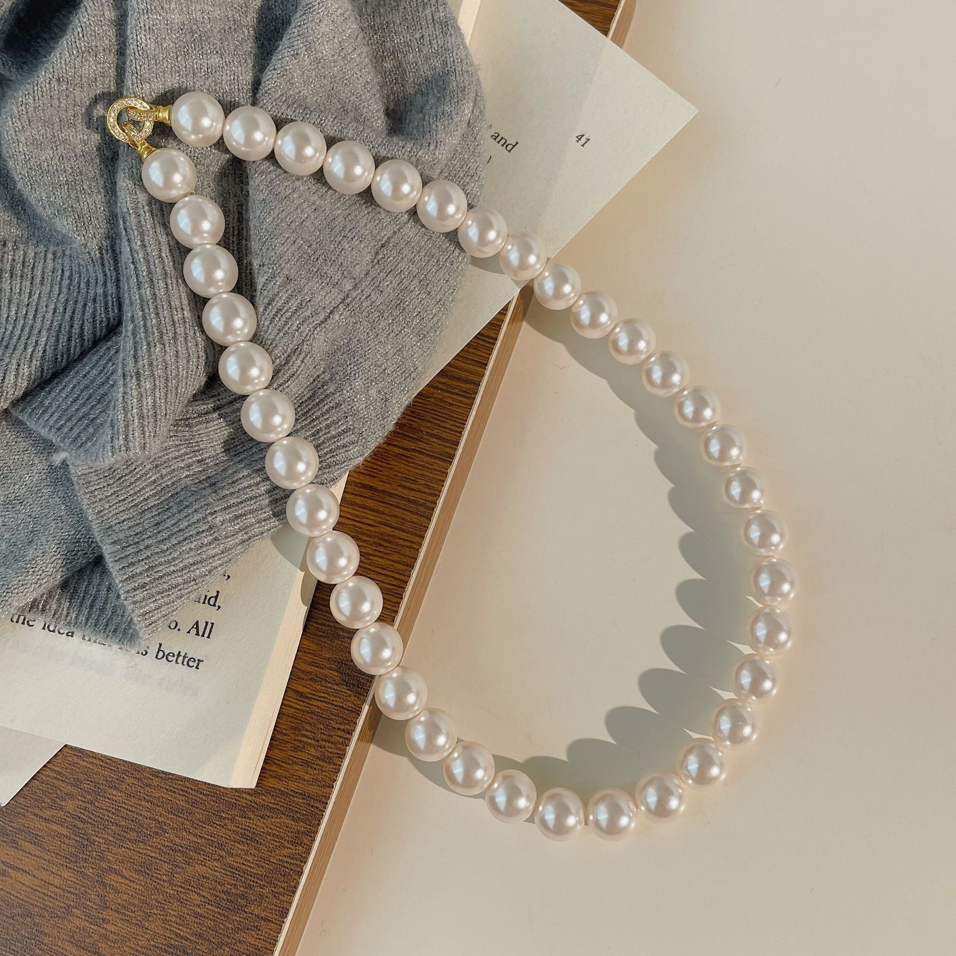 925 Sterling Silver Horseshoe Buckle Circle Imitation Pearl Necklace